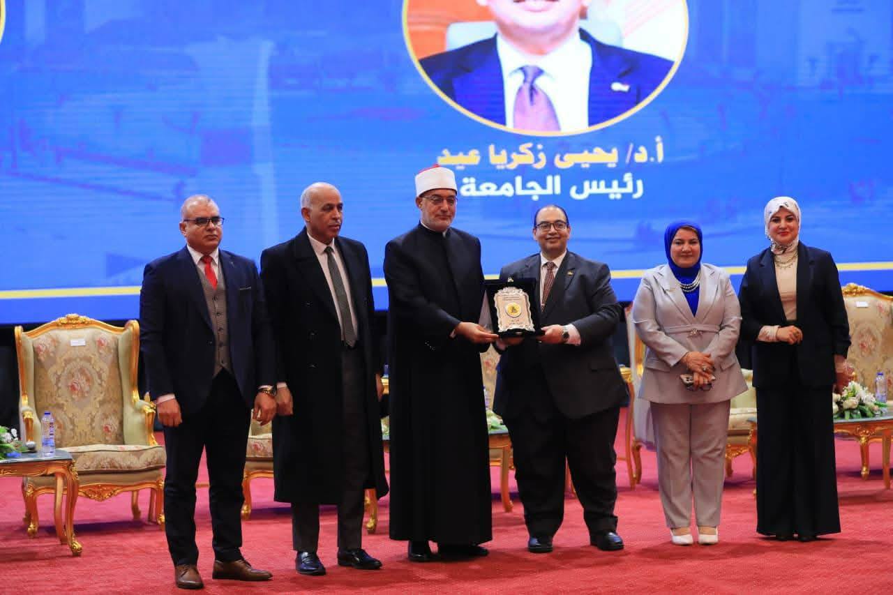 “For Egypt” Students at Kafrelsheikh University Organize an Extensive Intellectual Meeting with the Grand Mufti of the Republic on Controls of Expression on Social Media Platforms
