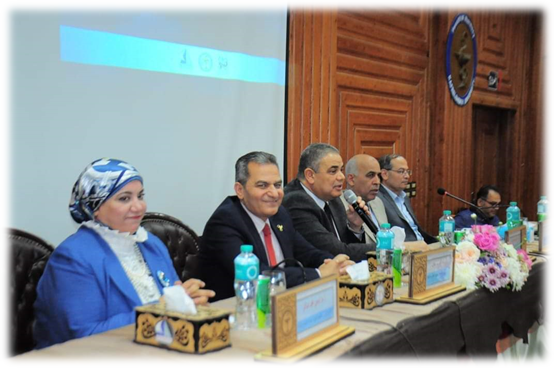 نائب رئيس جامعة كفر الشيخ لشئون خدمة المجتمع وتنمية البيئة تشهد فعاليات الملتقى المهني لكلية الصيدلة