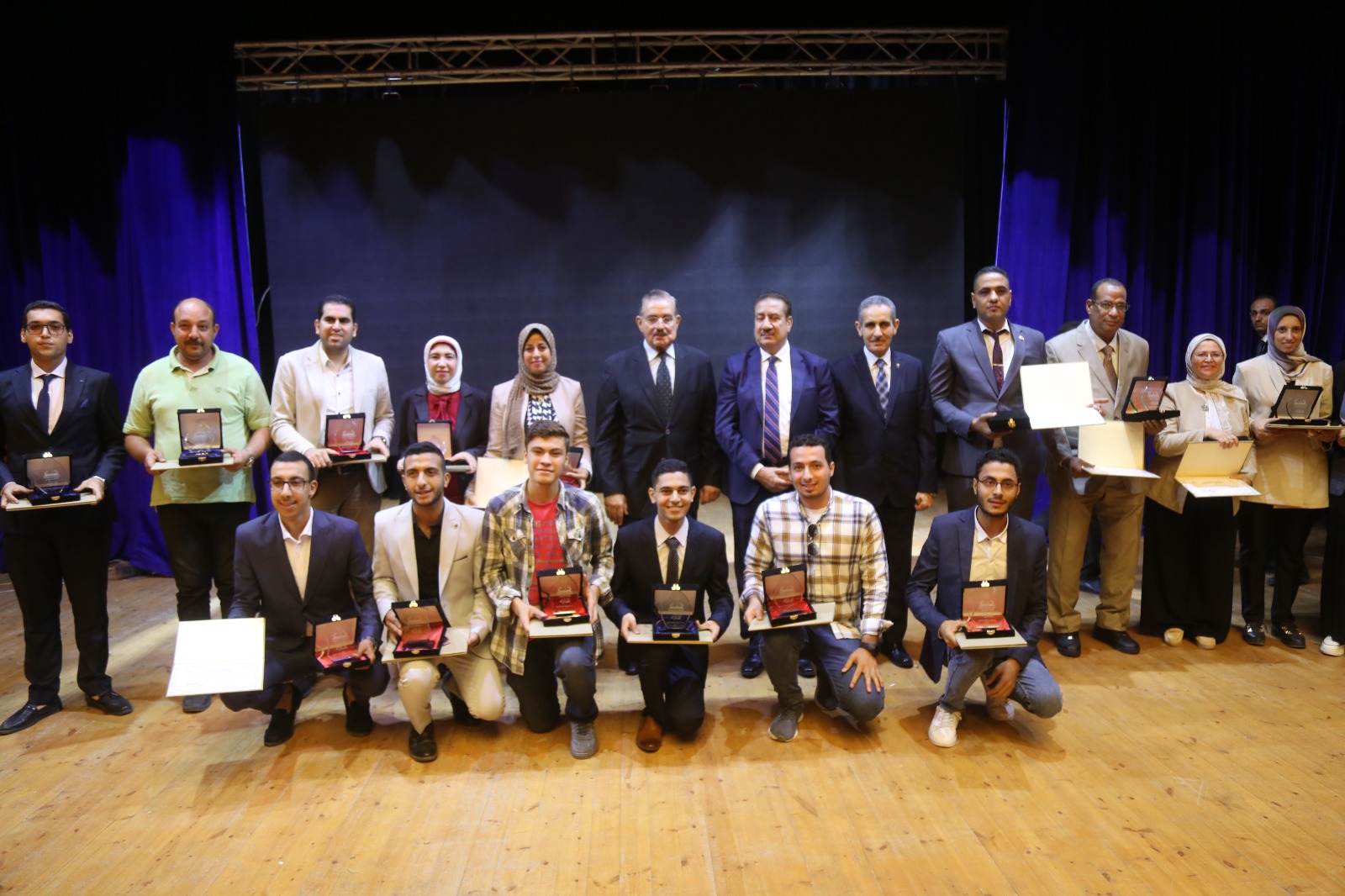 فوز معهد علوم وتكنولوجيا النانو بمشروعين بالمركز الاول للمشروعات الكبيرة والمركز الثالث فى المشروعات المتوسطة فى المبادرة الوطنية للمشروعات الخضراء الذكية فى دورتها الثانية على مستوى محافظه كفر الشيخ 