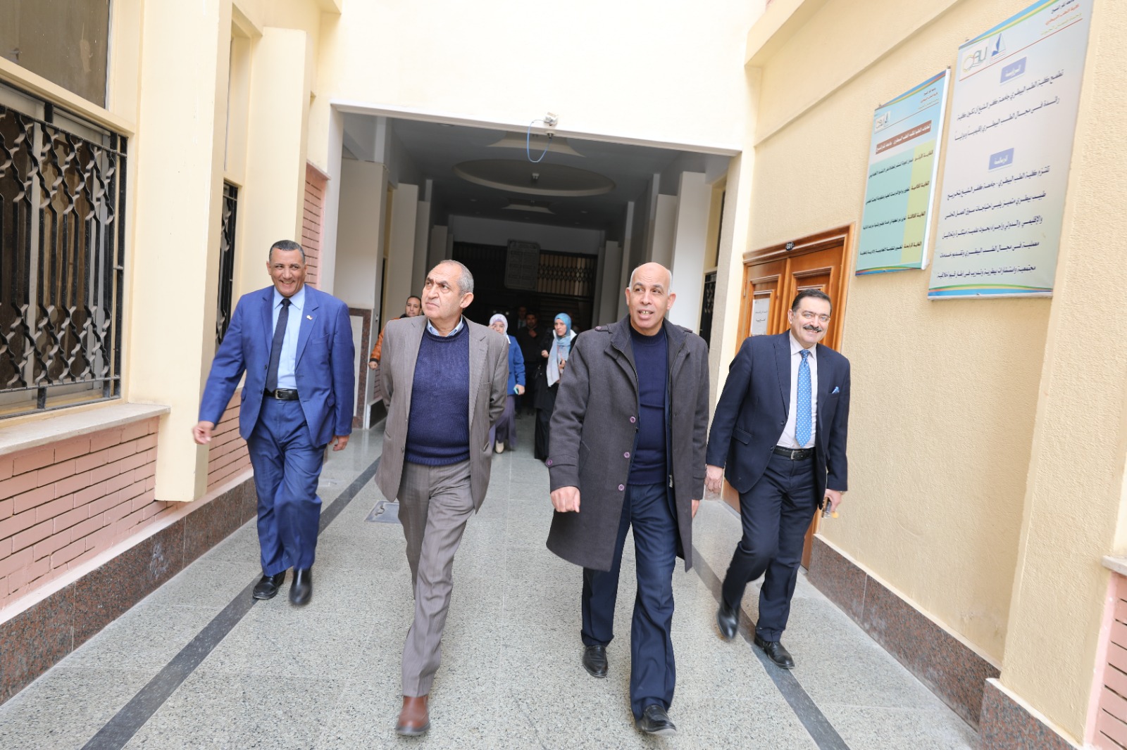 رئيس الجامعة يواصل جولاته التفقدية للمنشآت الجامعية لمتابعة أعمال التطوير ورفع الكفاءة