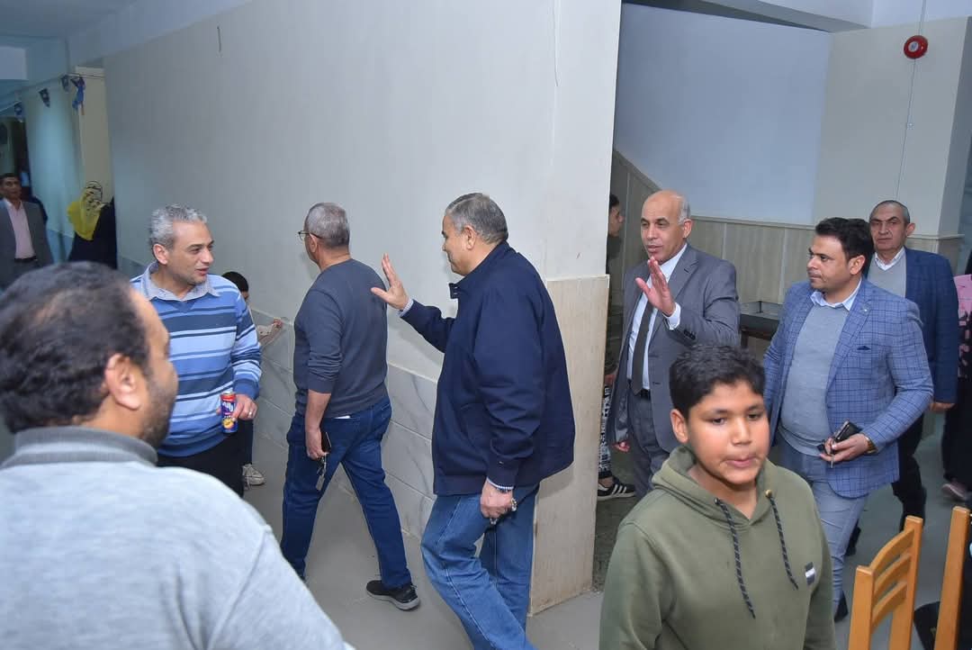 رئيس الجامعة يشارك أسر الجهاز الاداري حفل إفطار جماعي في جو يسوده الود والمحبة