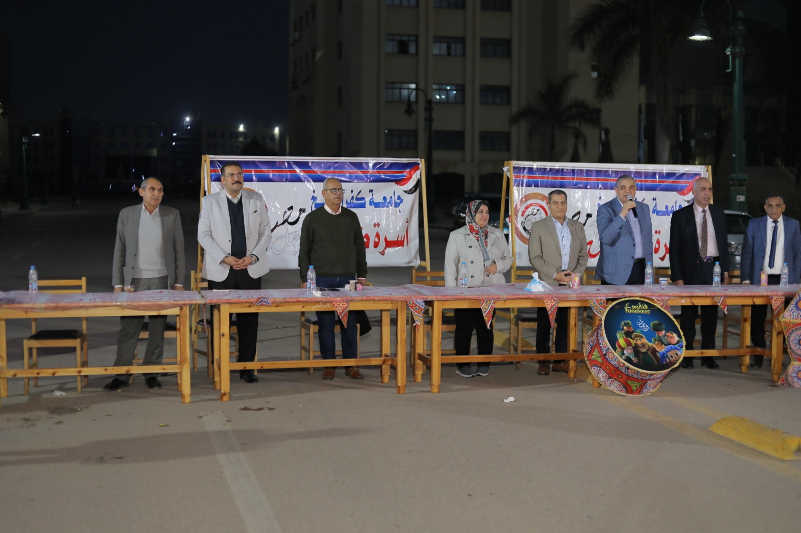 إرساءً لدعائم المحبة والمودة رئيس الجامعة يشارك اسرة طلاب من أجل مصر حفل إفطار جماعي في جو أسري بهيج