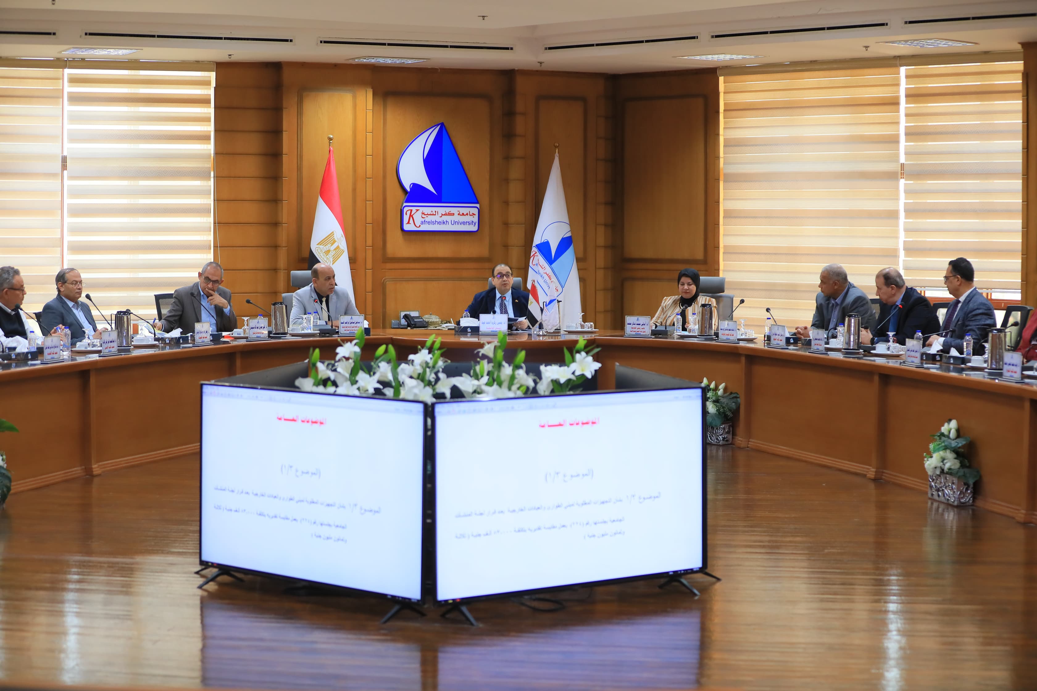 رئيس الجامعة يترأس اجتماع مجلس المختبرات والمنشآت لمتابعة خطط التطوير