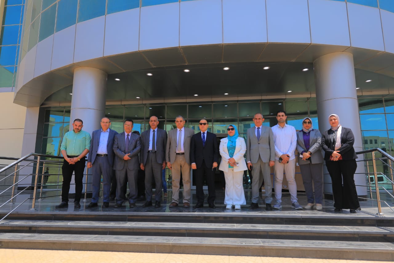 محافظ كفرالشيخ ورئيس الجامعة يتفقدان موقع المدينة الطبية بالجامعة للوقوف على أخر المستجدات