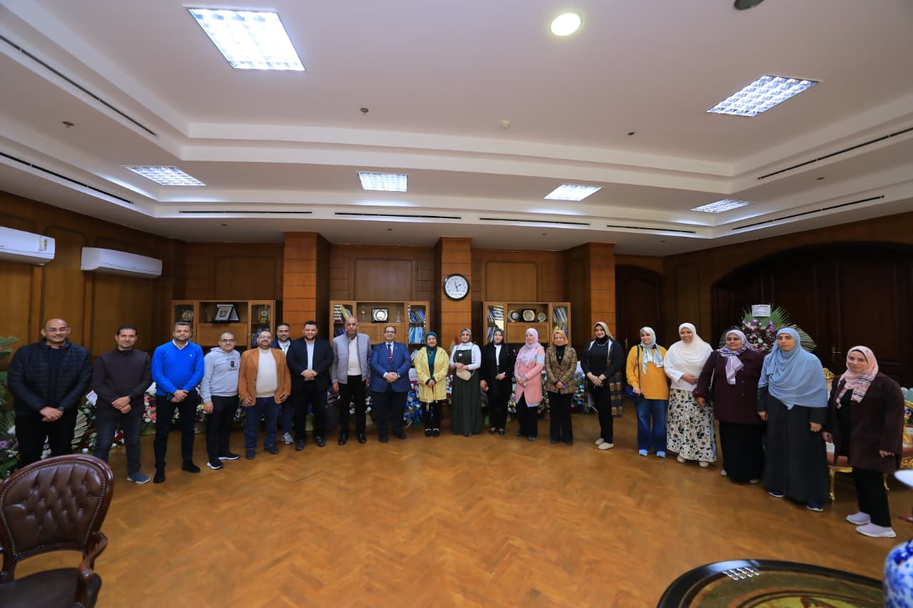 زيارة مركز تكنولوجيا المعلومات لمعالي رئيس الجامعة