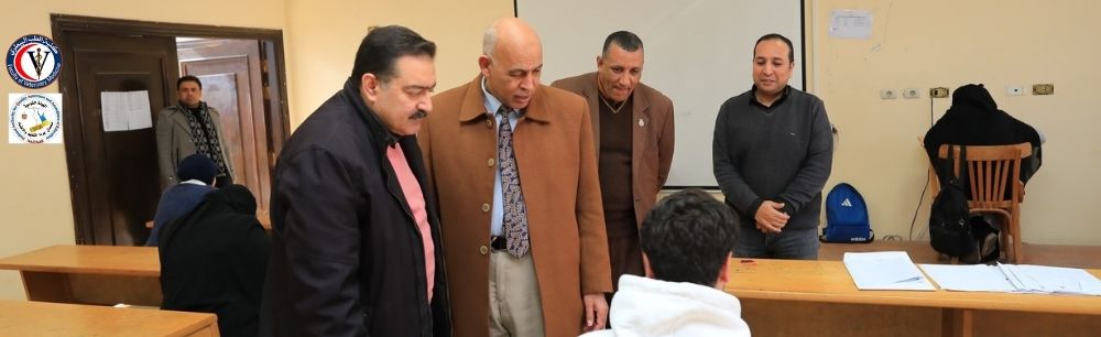 تفقد رئيس الجامعة اعمال الامتحانات بكلية الطب البيطرى